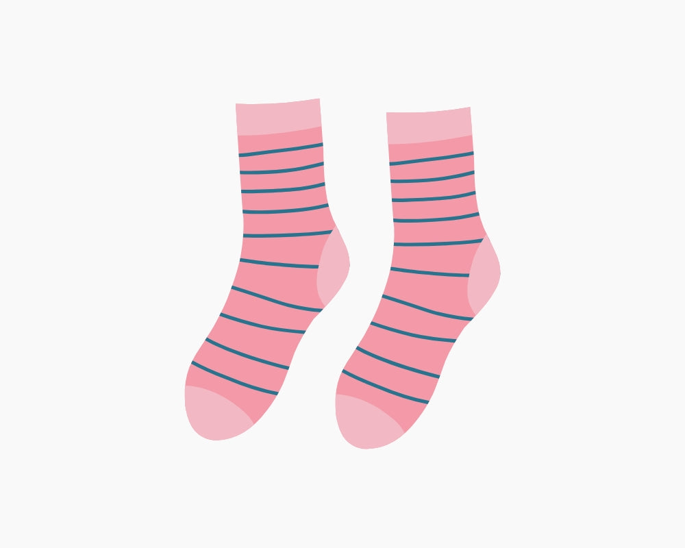 Cette image représente une paire de chaussettes chaussons de couleur rose pour femme.